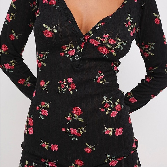 Floral Long Sleeve Romper - Picture 3 of 5